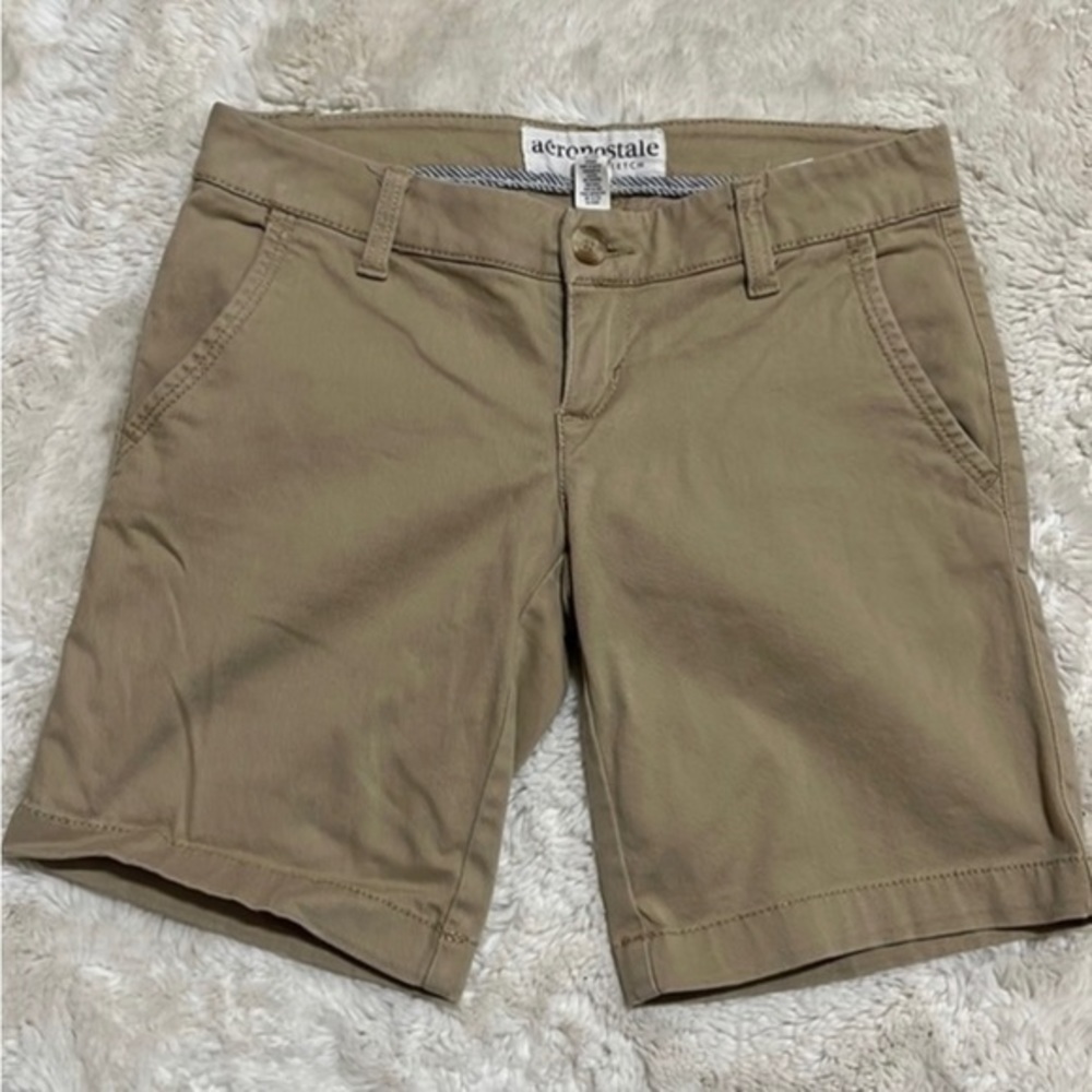 Aeropostale Womens size 0 khaki stretch shorts